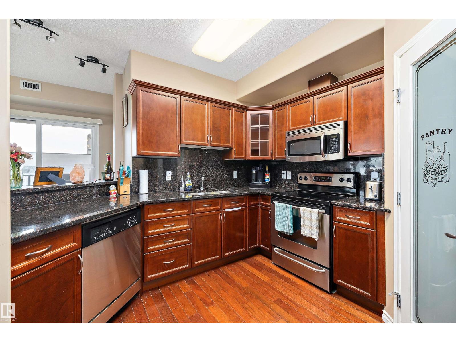 #904 9707 106 ST NW - 4