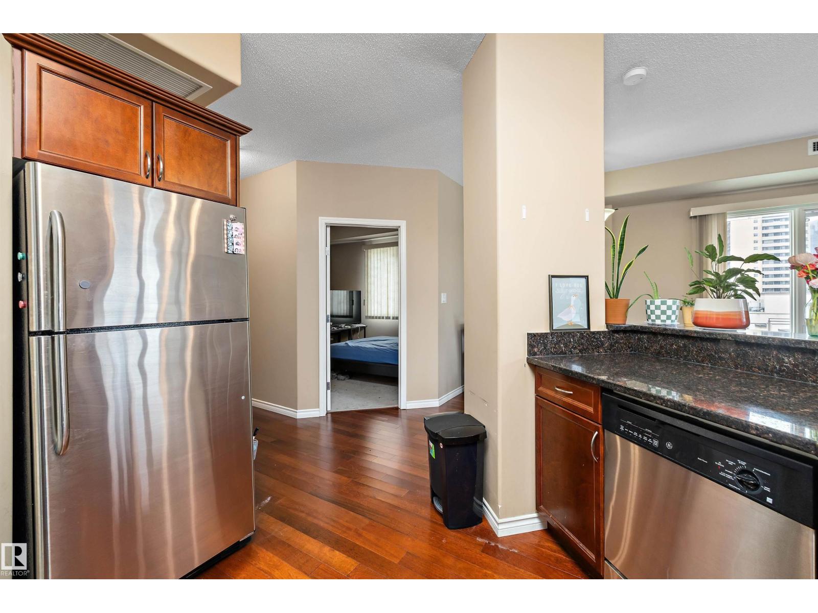 #904 9707 106 ST NW - 7
