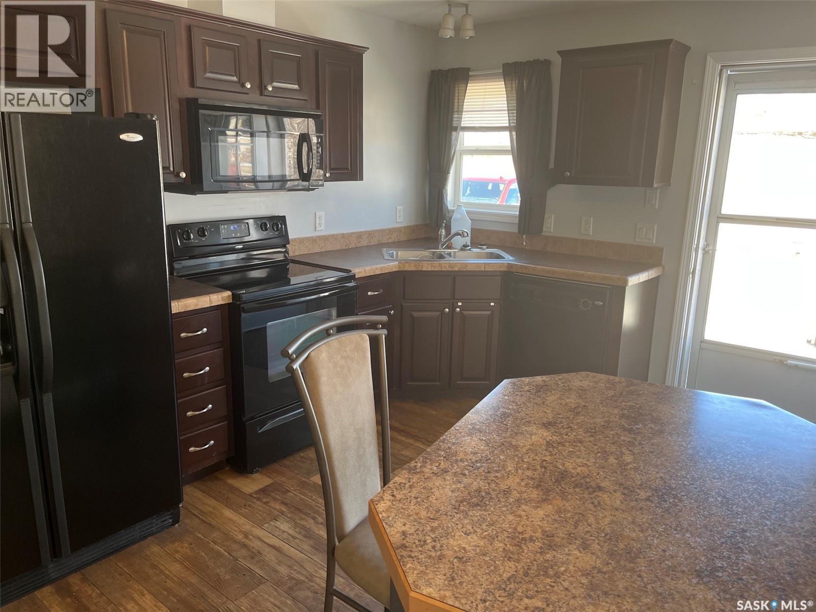 320 3RD AVENUE W - 6