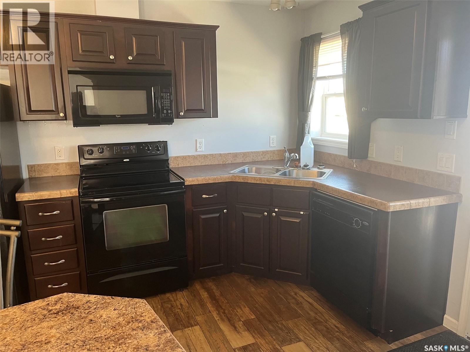 320 3RD AVENUE W - 9