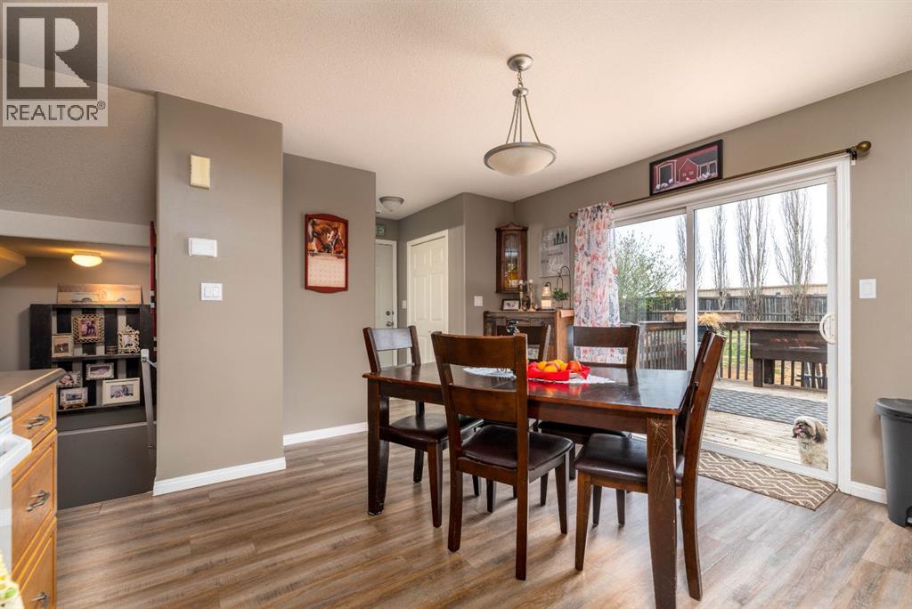 2305 51 Avenue - 10