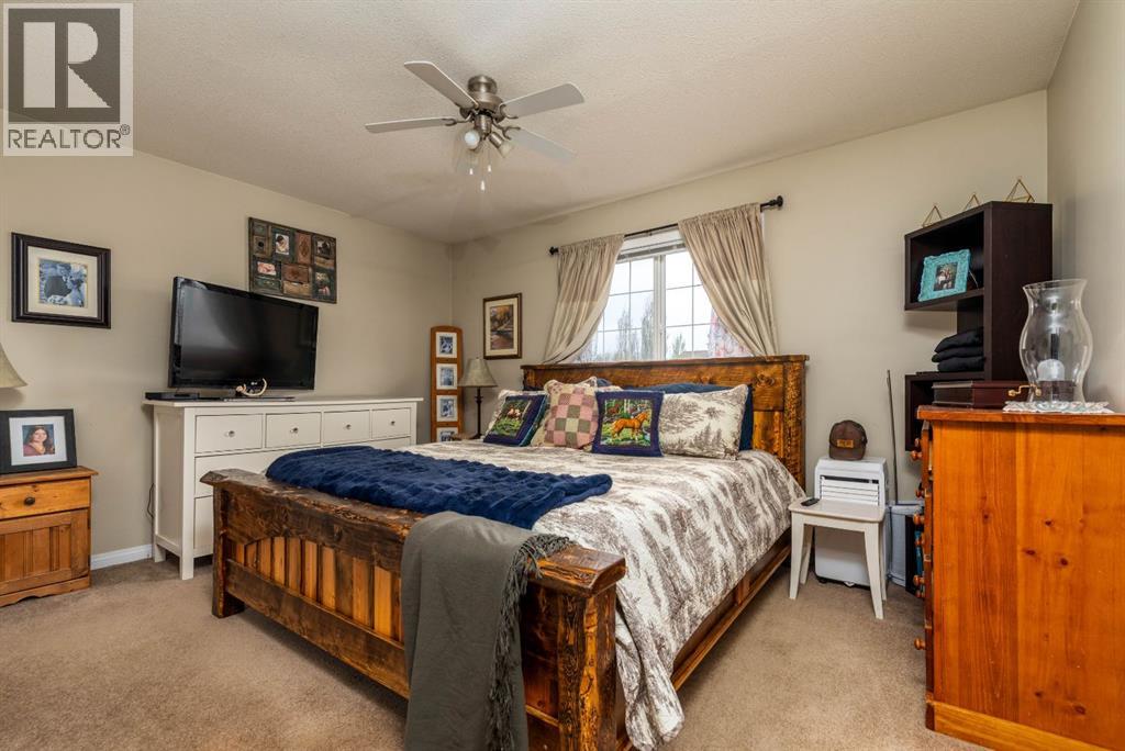 2305 51 Avenue - 12