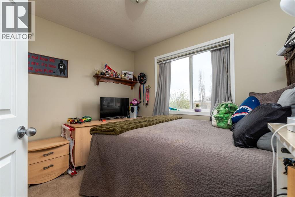 2305 51 Avenue - 15