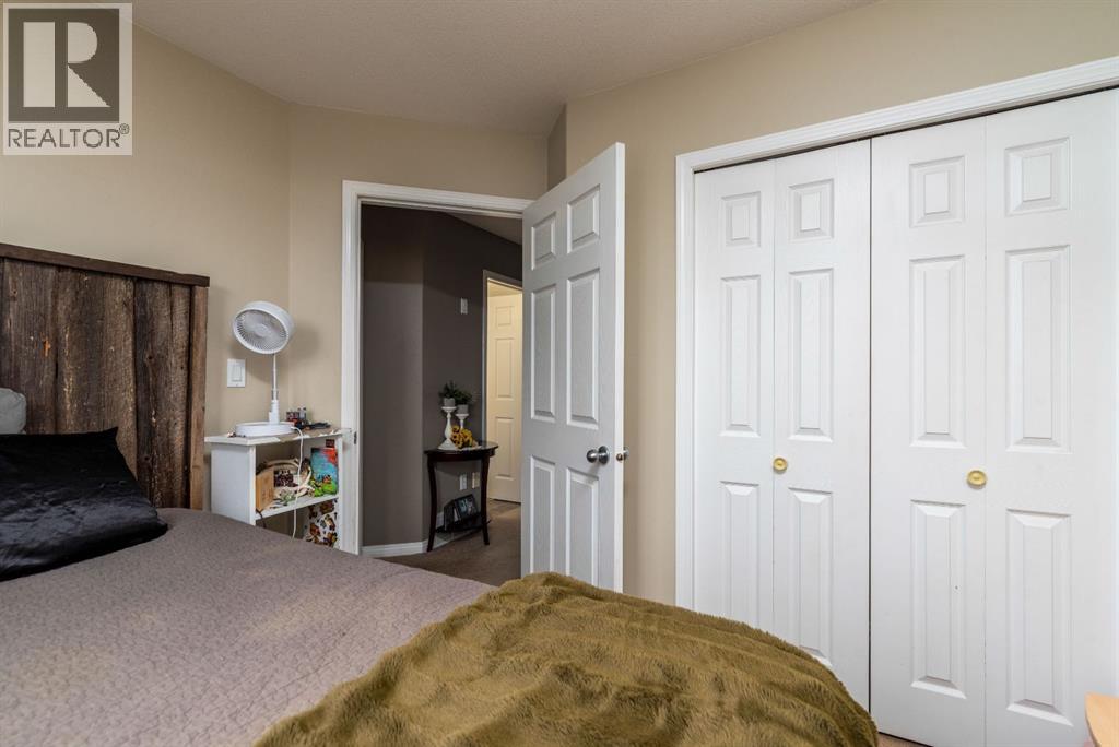 2305 51 Avenue - 16