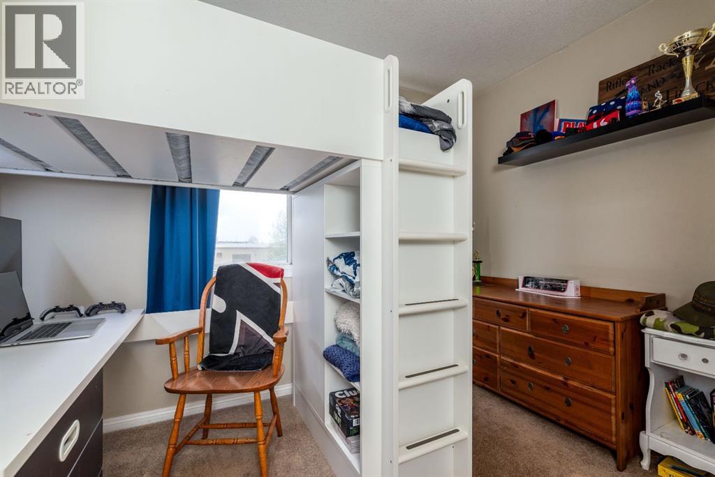 2305 51 Avenue - 17