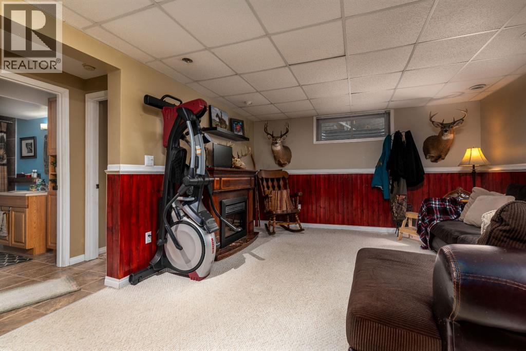 2305 51 Avenue - 19