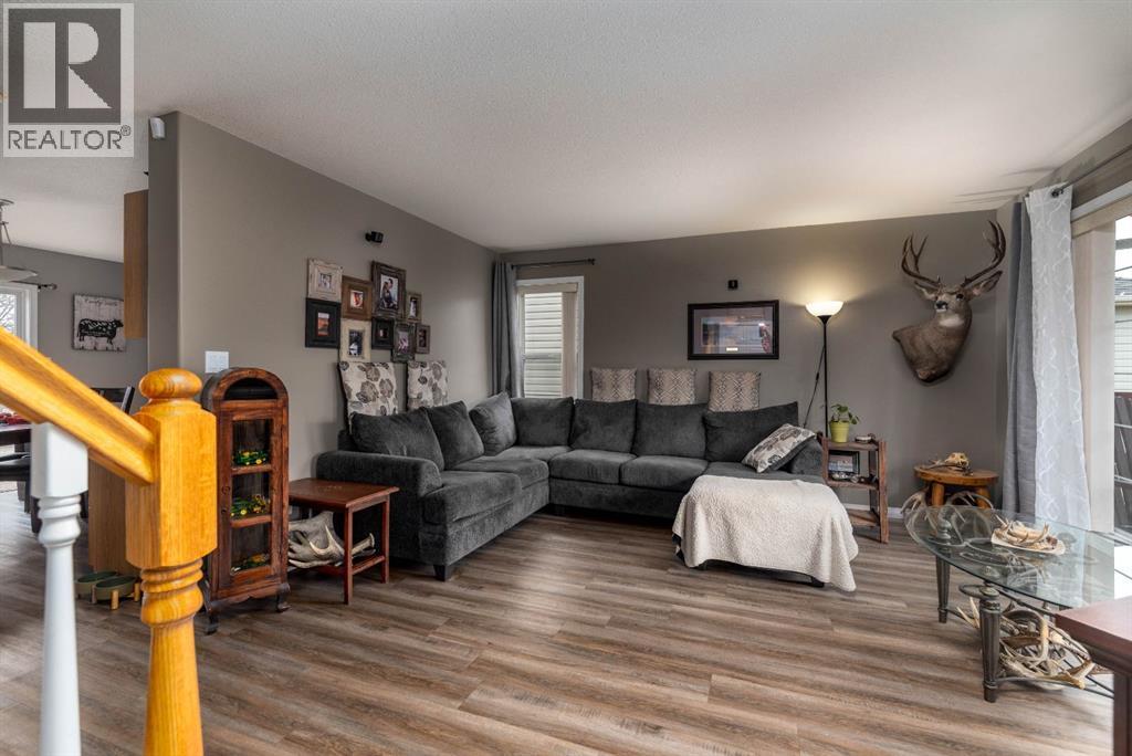 2305 51 Avenue - 2