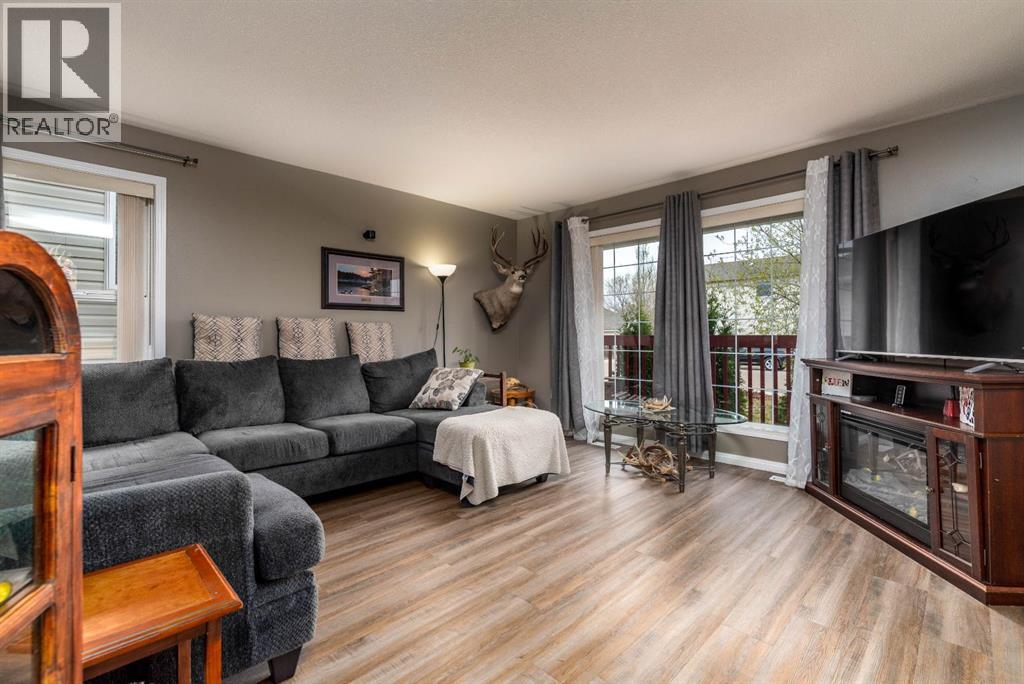 2305 51 Avenue - 3