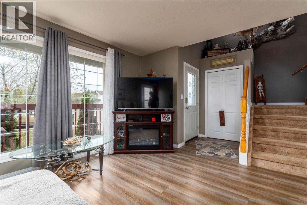 2305 51 Avenue - 4