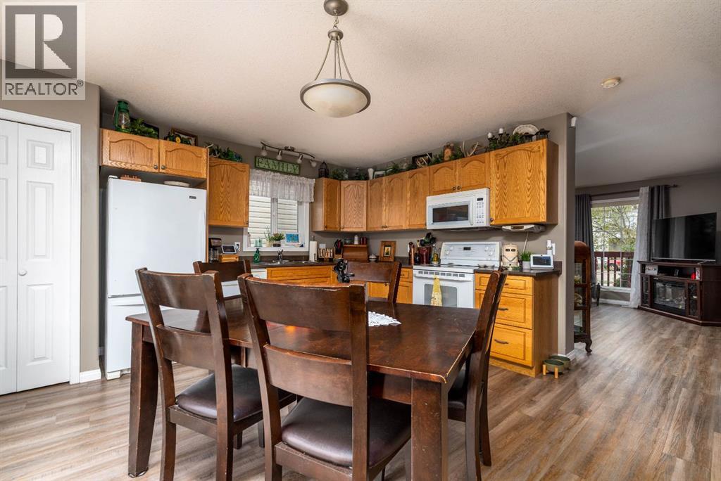 2305 51 Avenue - 7
