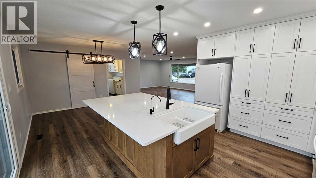 5209 51 Street — photo 17