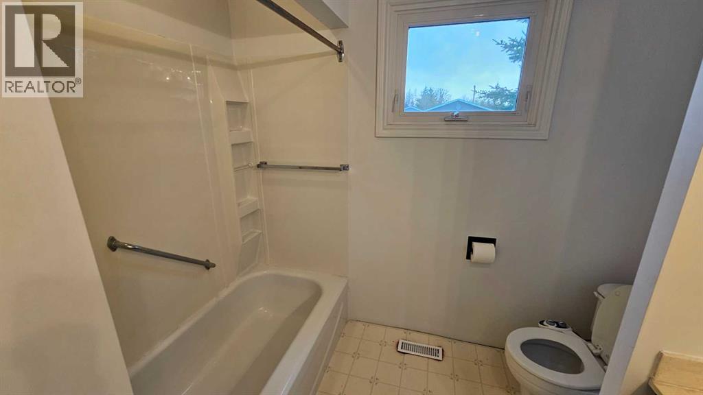 5209 51 Street — photo 21