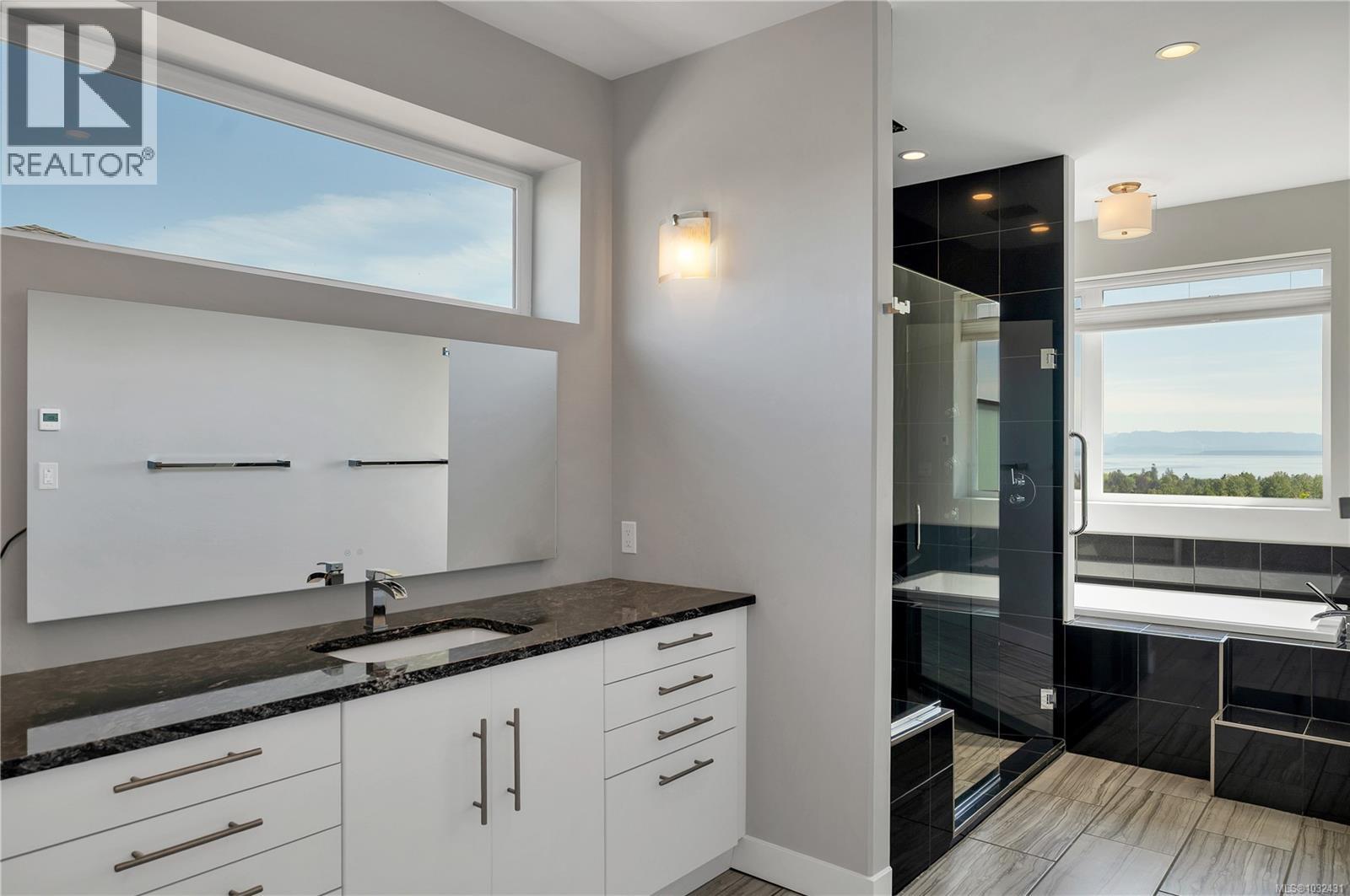 2661 Sunderland Rd, Campbell River