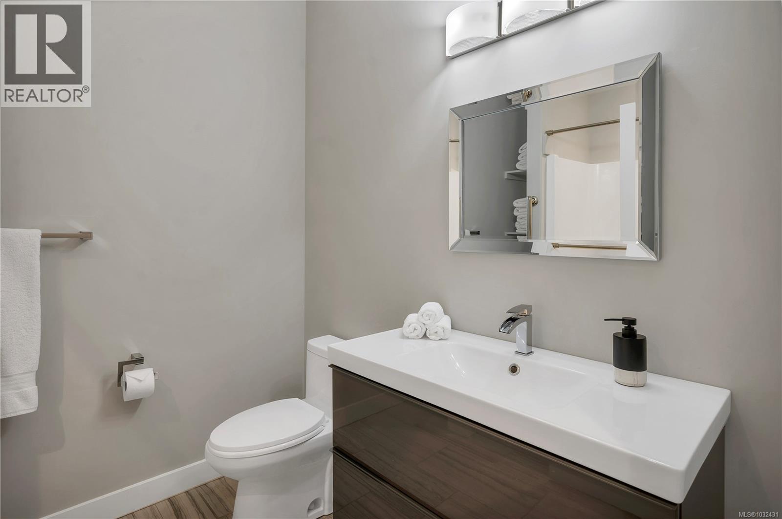 2661 Sunderland Rd, Campbell River
