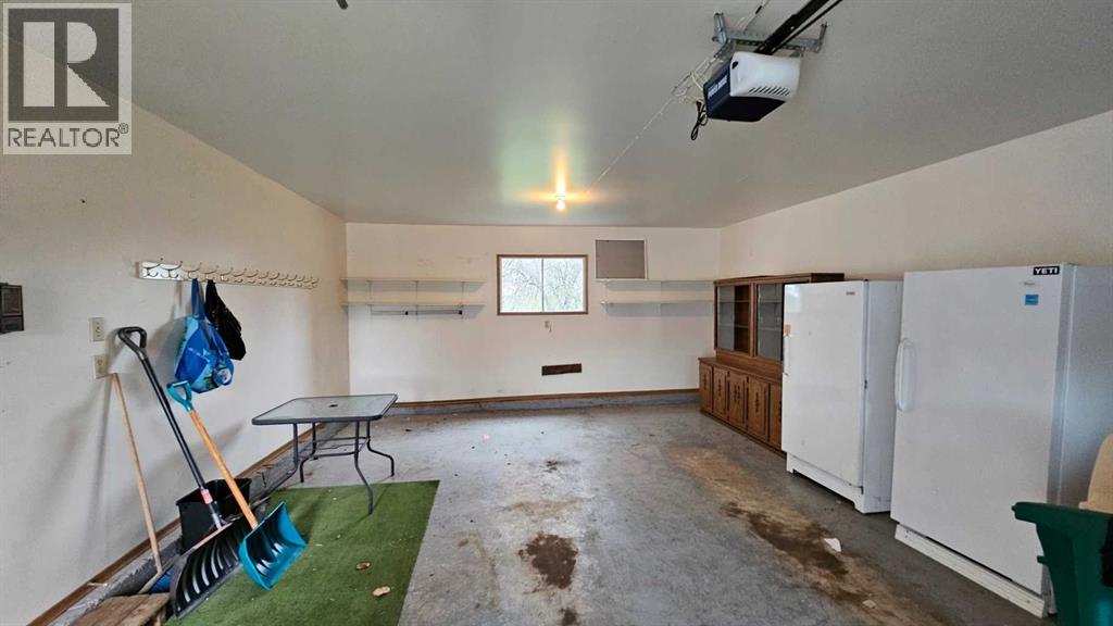 attached single garage