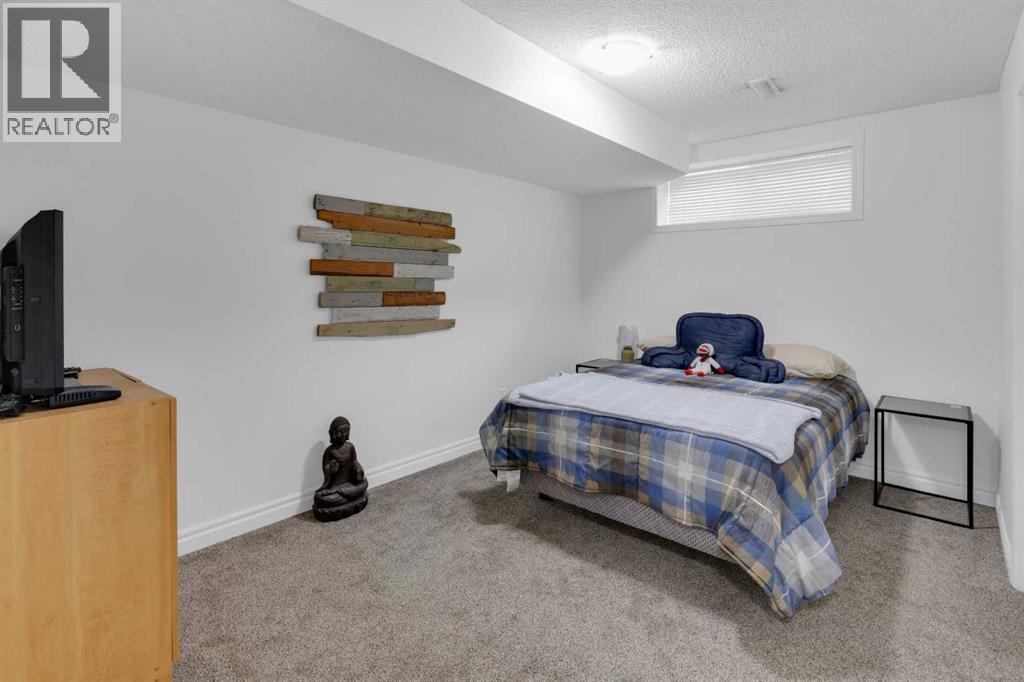 161 Citadel Meadow Gardens NW - 24