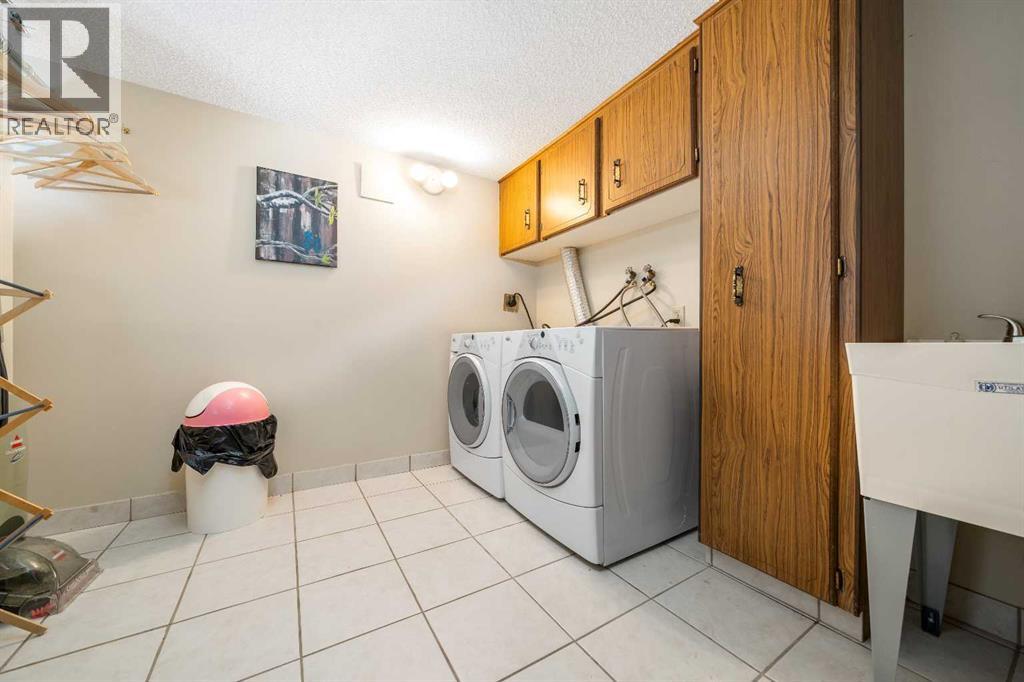2672 12 Avenue SE - 32