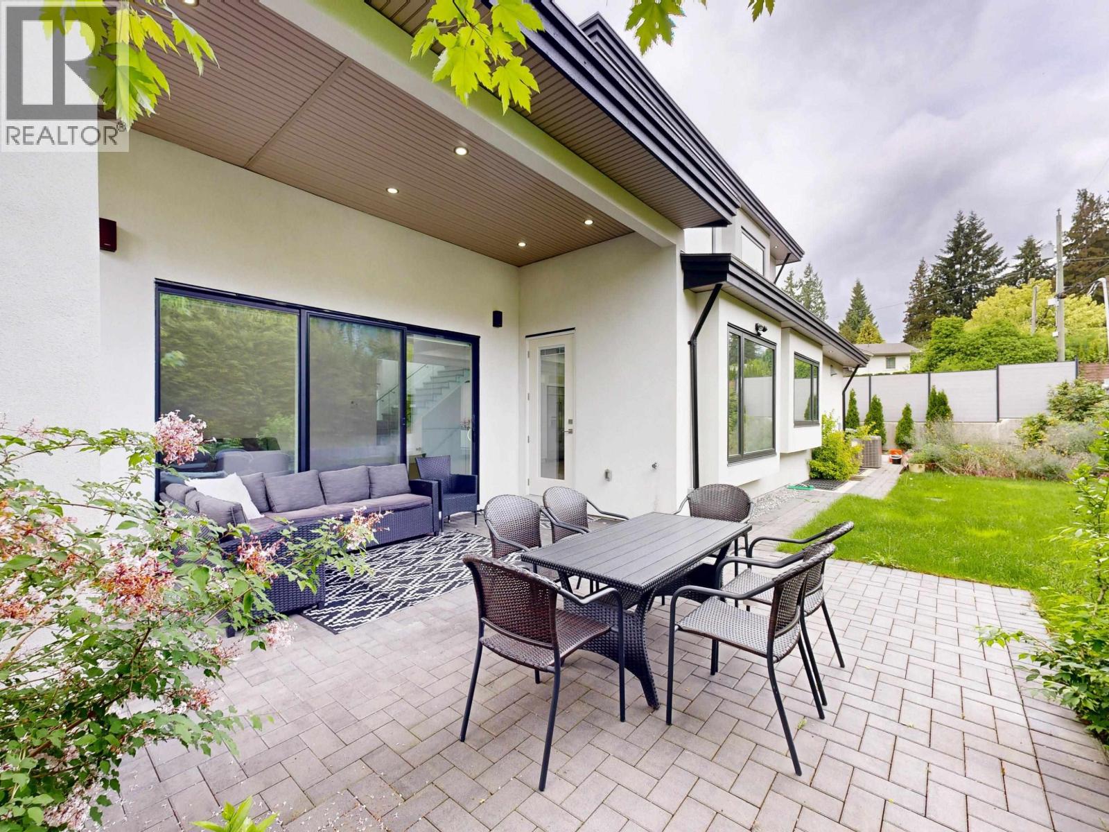 3560 HIGHLAND BOULEVARD, North Vancouver