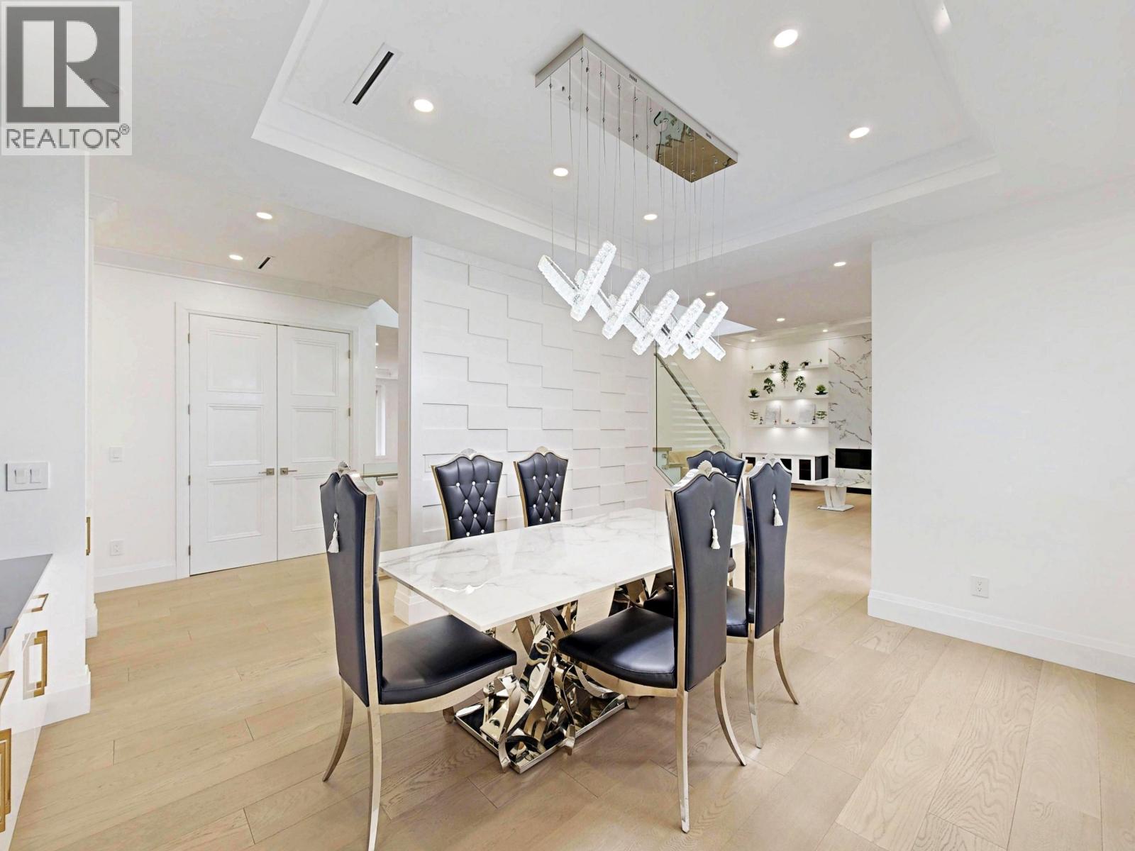 3560 HIGHLAND BOULEVARD, North Vancouver