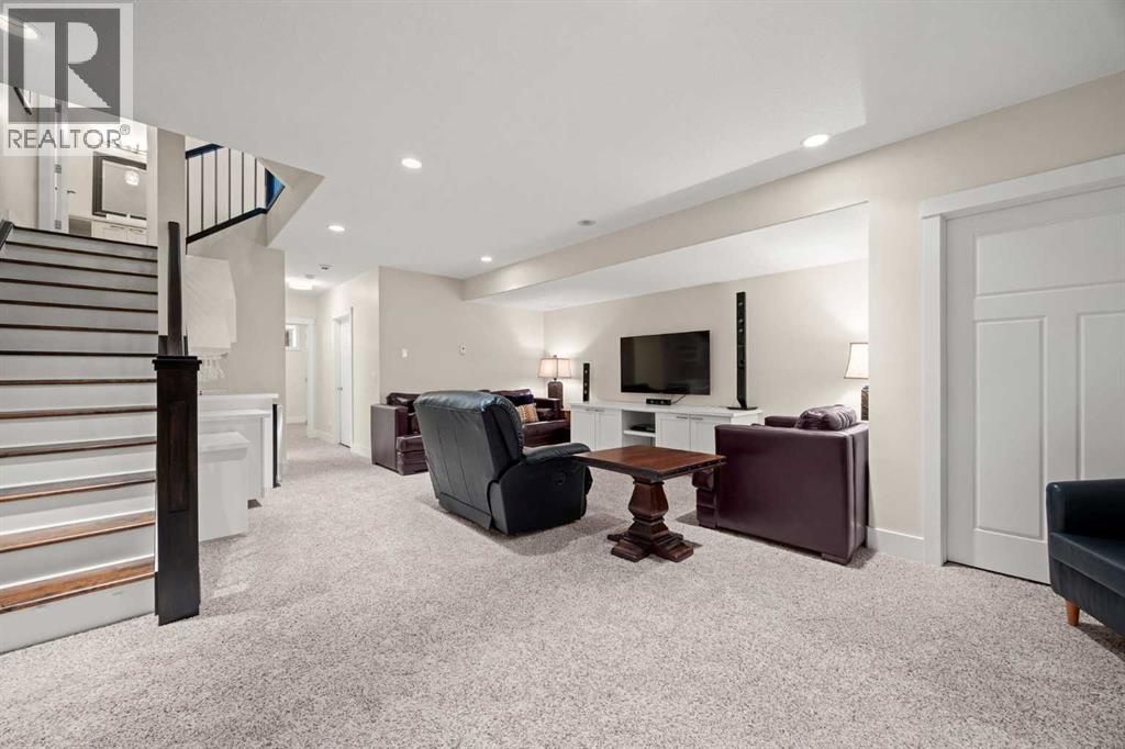 729 4 Street NW - 45