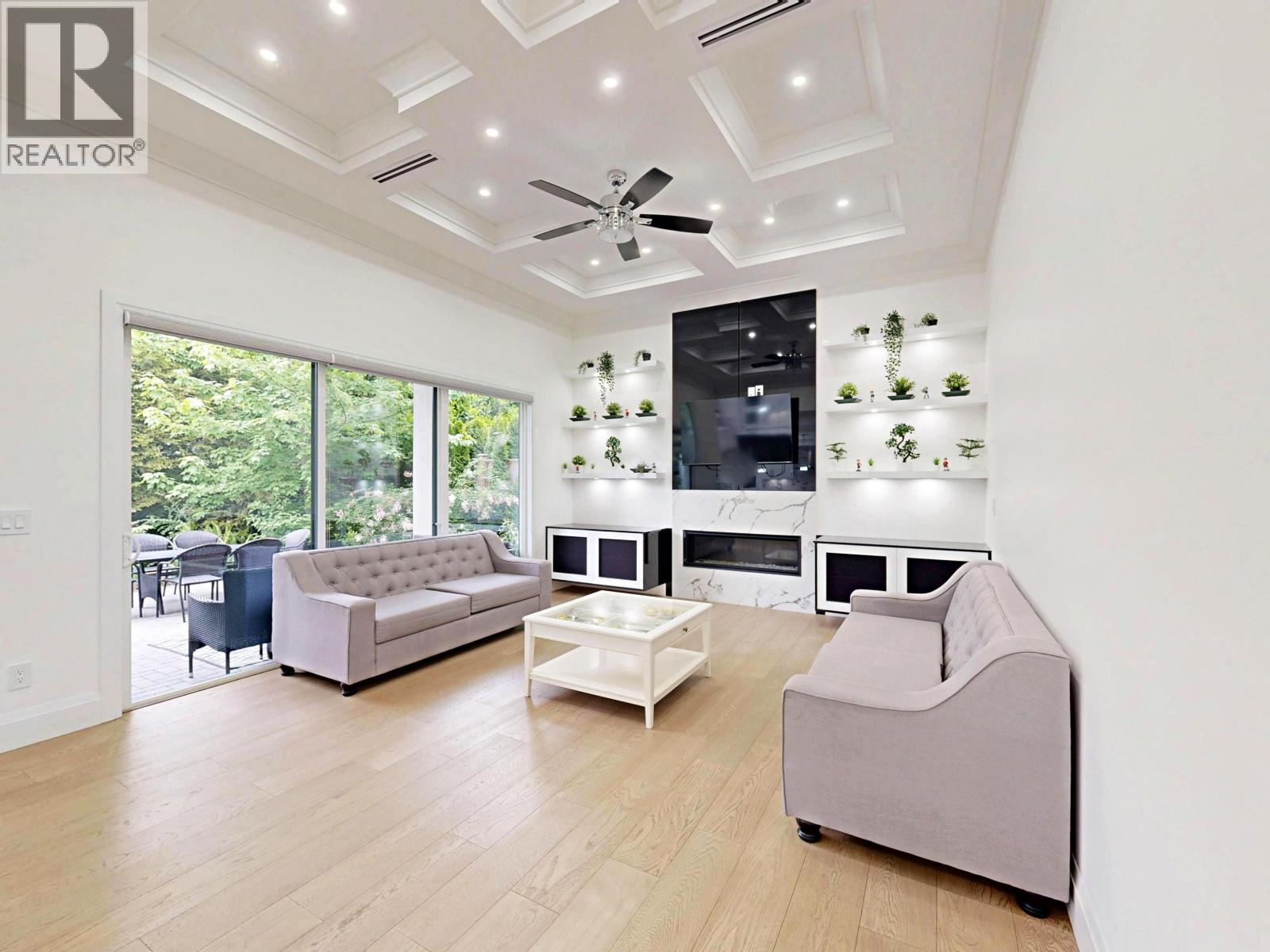 3560 HIGHLAND BOULEVARD, North Vancouver