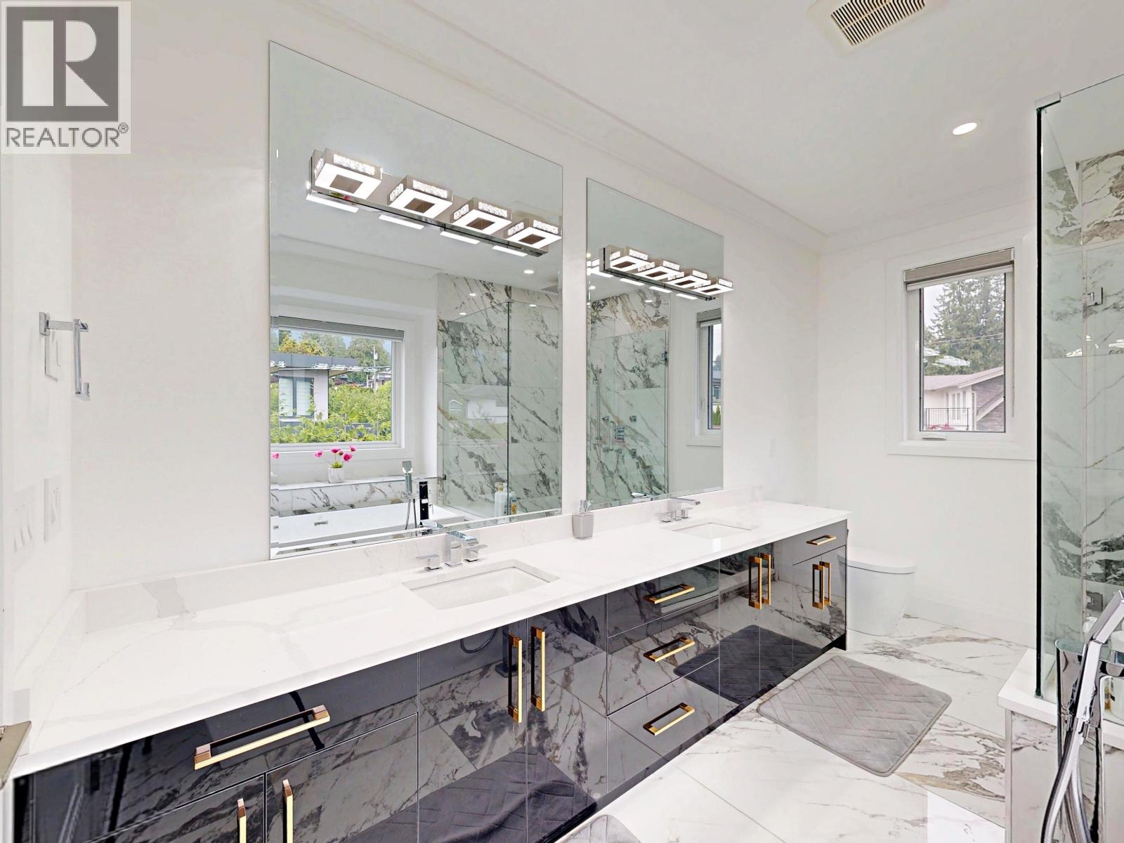 3560 HIGHLAND BOULEVARD, North Vancouver