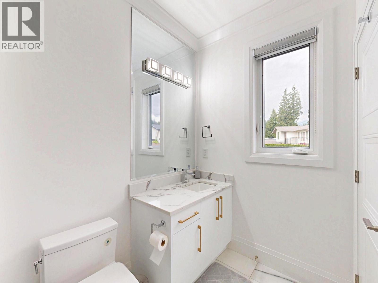 3560 HIGHLAND BOULEVARD, North Vancouver
