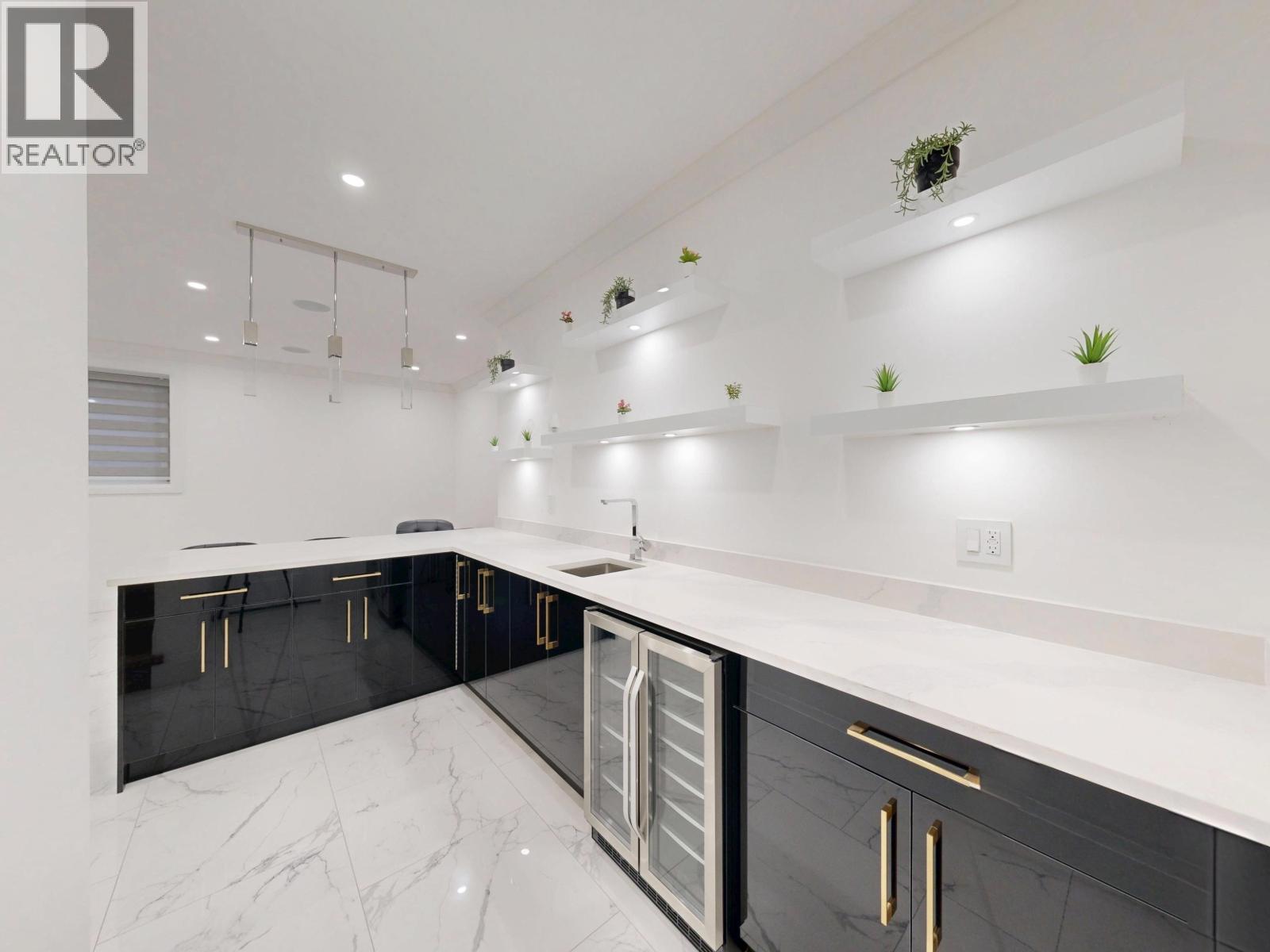 3560 HIGHLAND BOULEVARD, North Vancouver