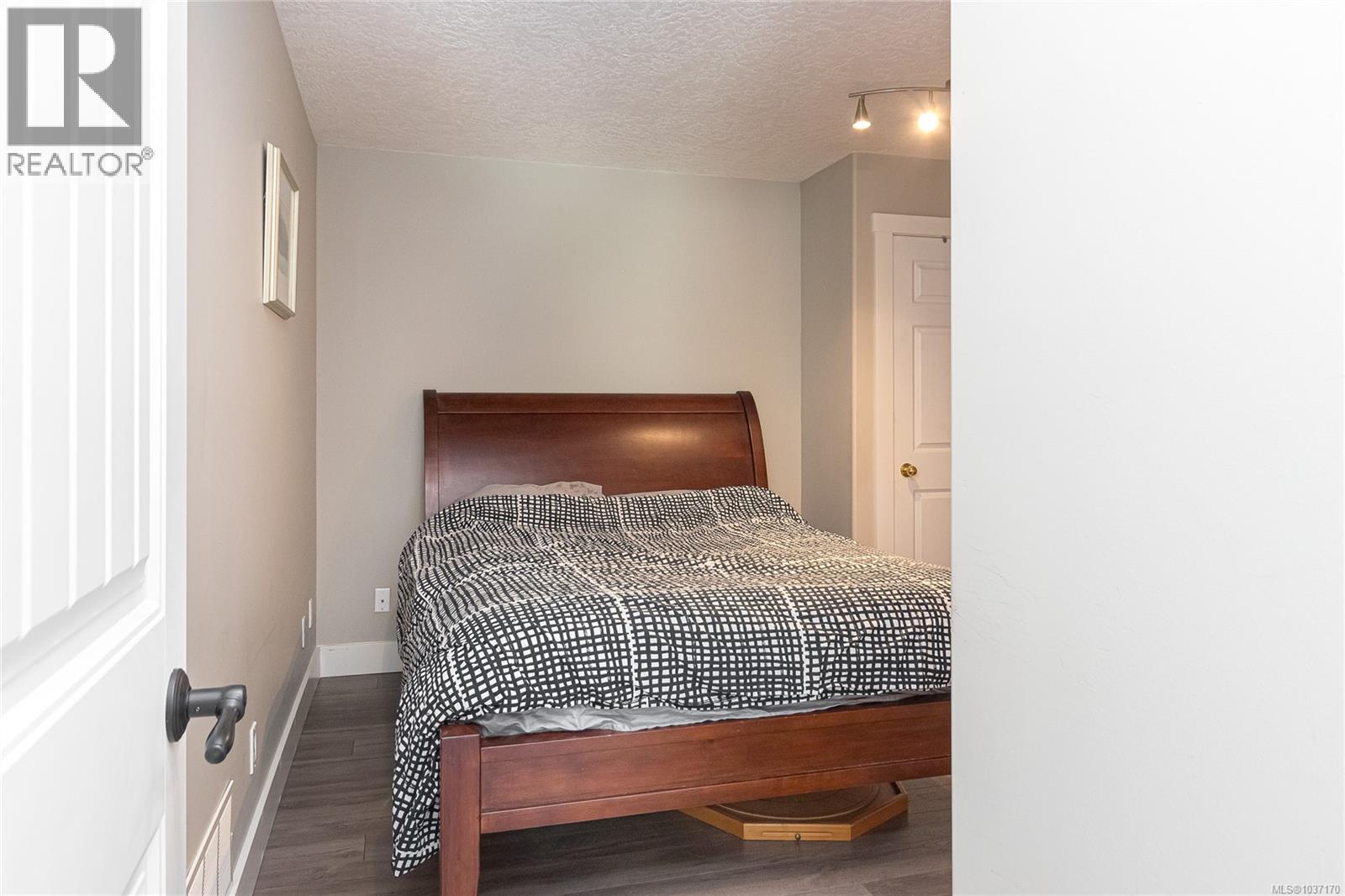 1609 Keating Cross Rd - 40