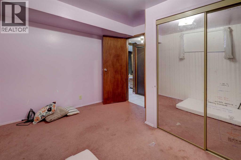 3403 42 Street NE - 26