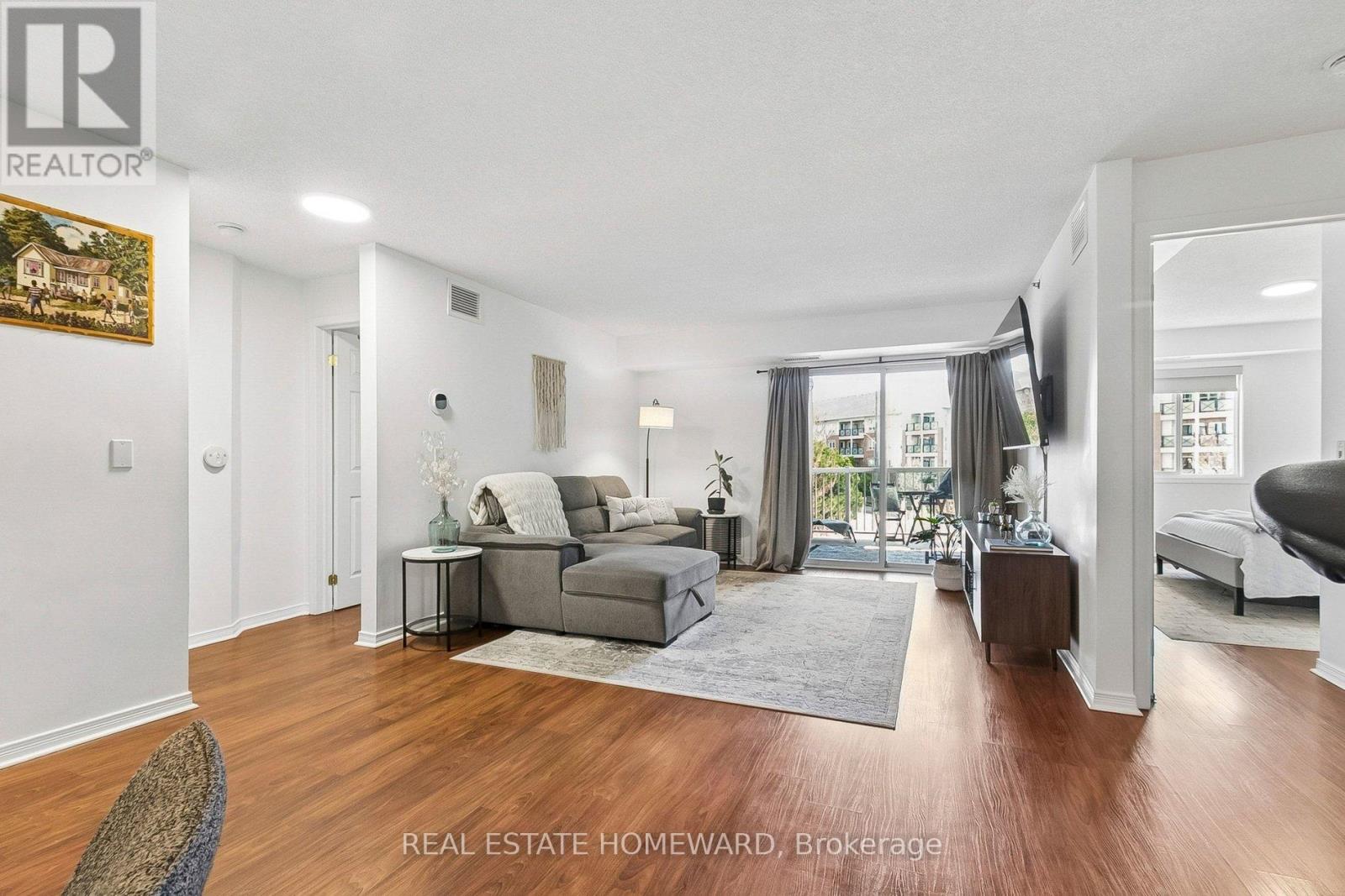 #416 684 WARDEN AVENUE - 7