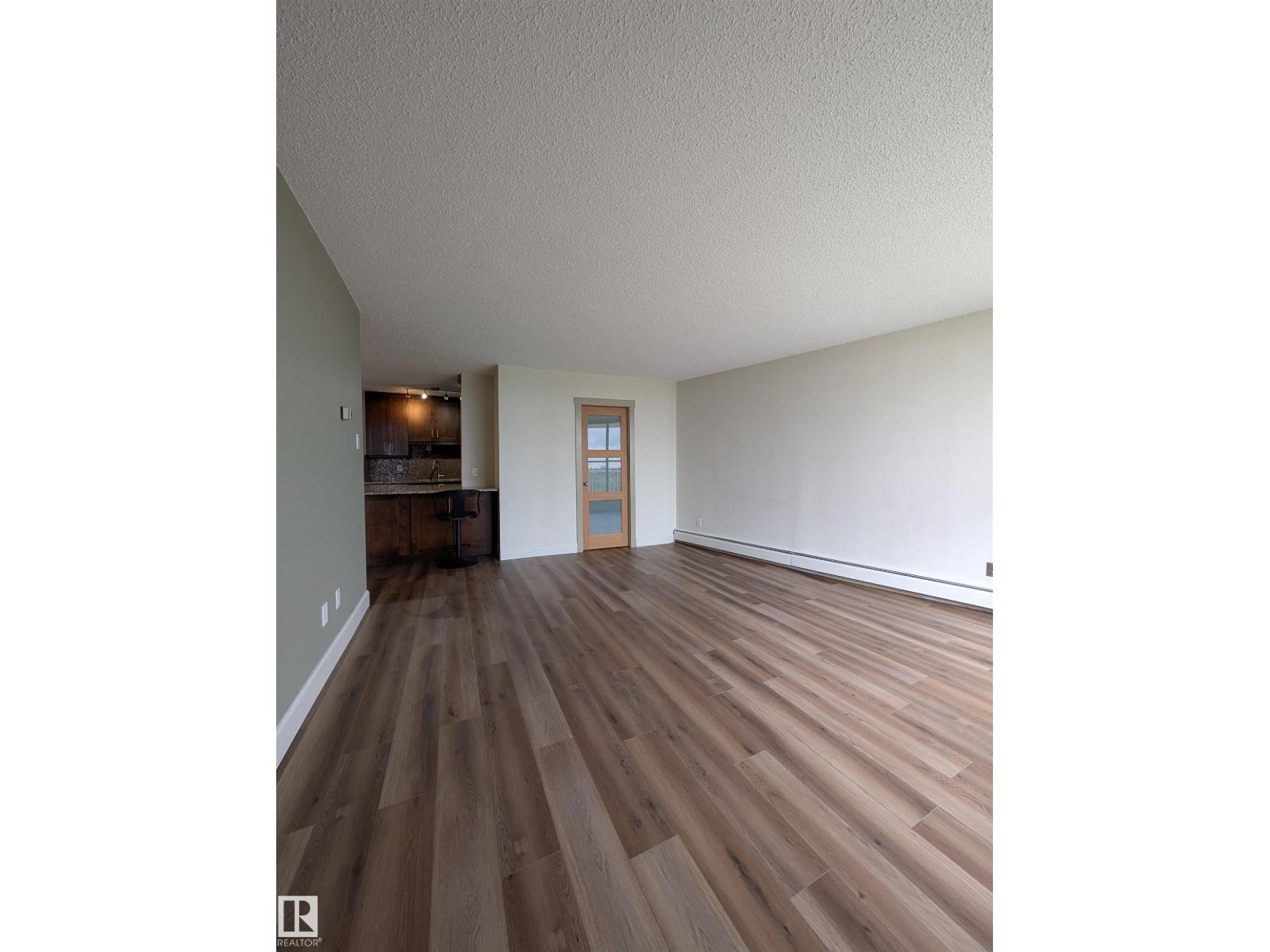 #705 12141 JASPER AV NW - 19