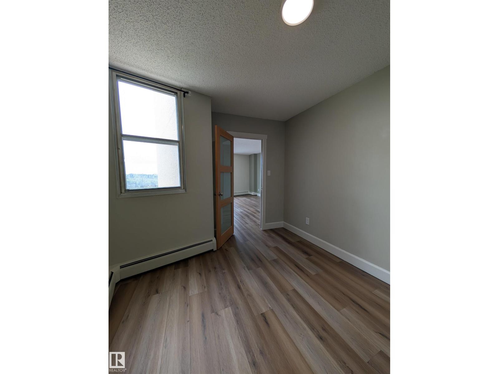 #705 12141 JASPER AV NW - 23