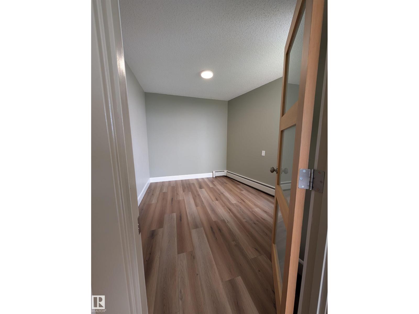 #705 12141 JASPER AV NW - 21