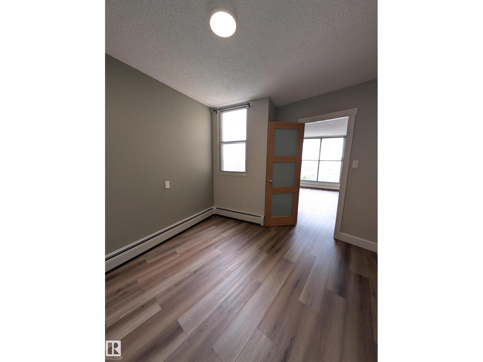 #705 12141 JASPER AV NW - 22