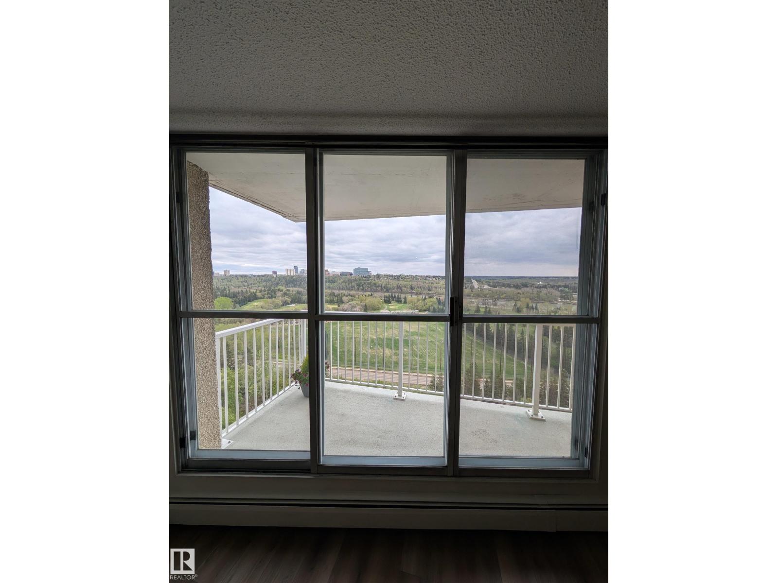 #705 12141 JASPER AV NW - 29