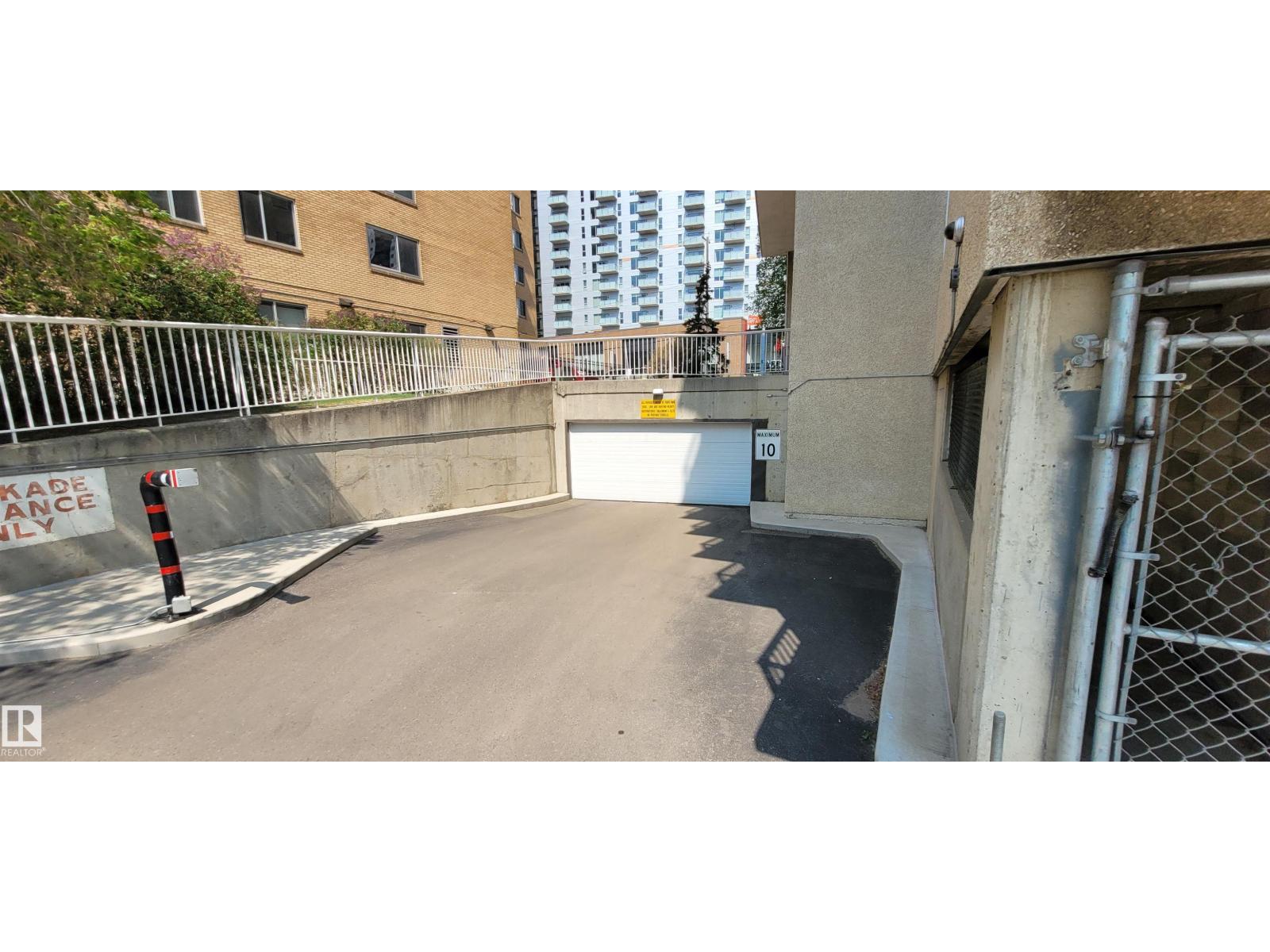 #705 12141 JASPER AV NW - 34
