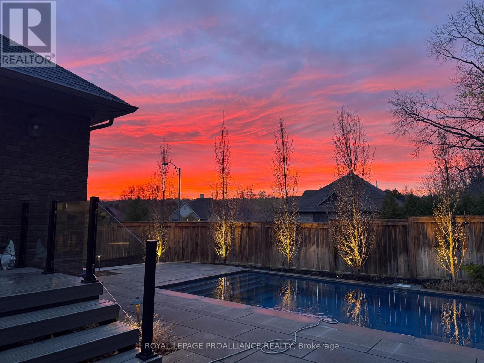 14 ROSSLYN DRIVE - 35