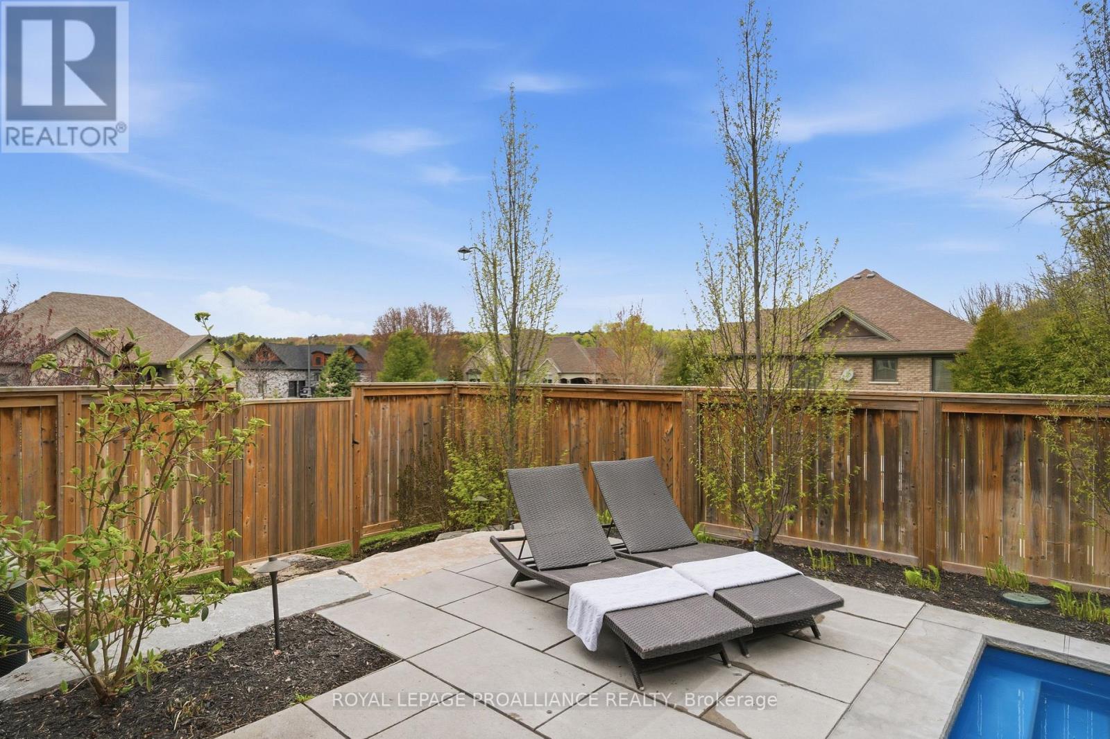 14 ROSSLYN DRIVE - 43