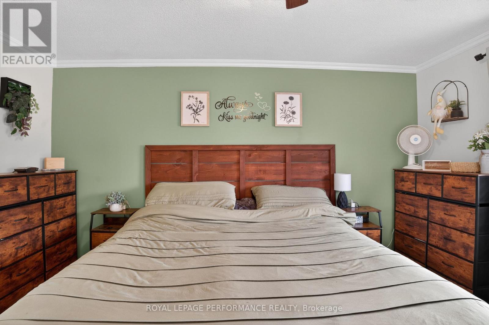 68 LAFLECHE BOULEVARD - 23