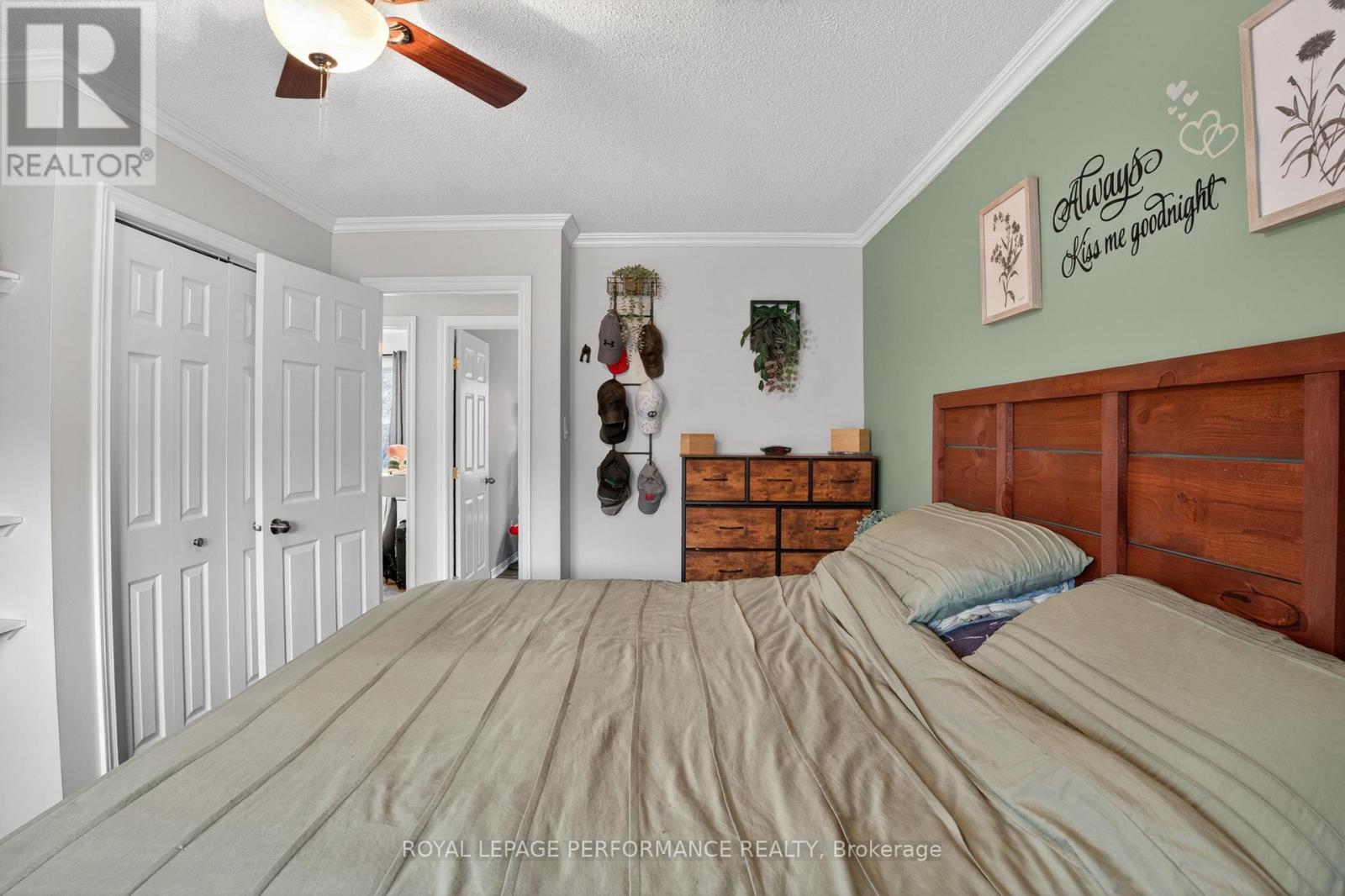 68 LAFLECHE BOULEVARD - 25
