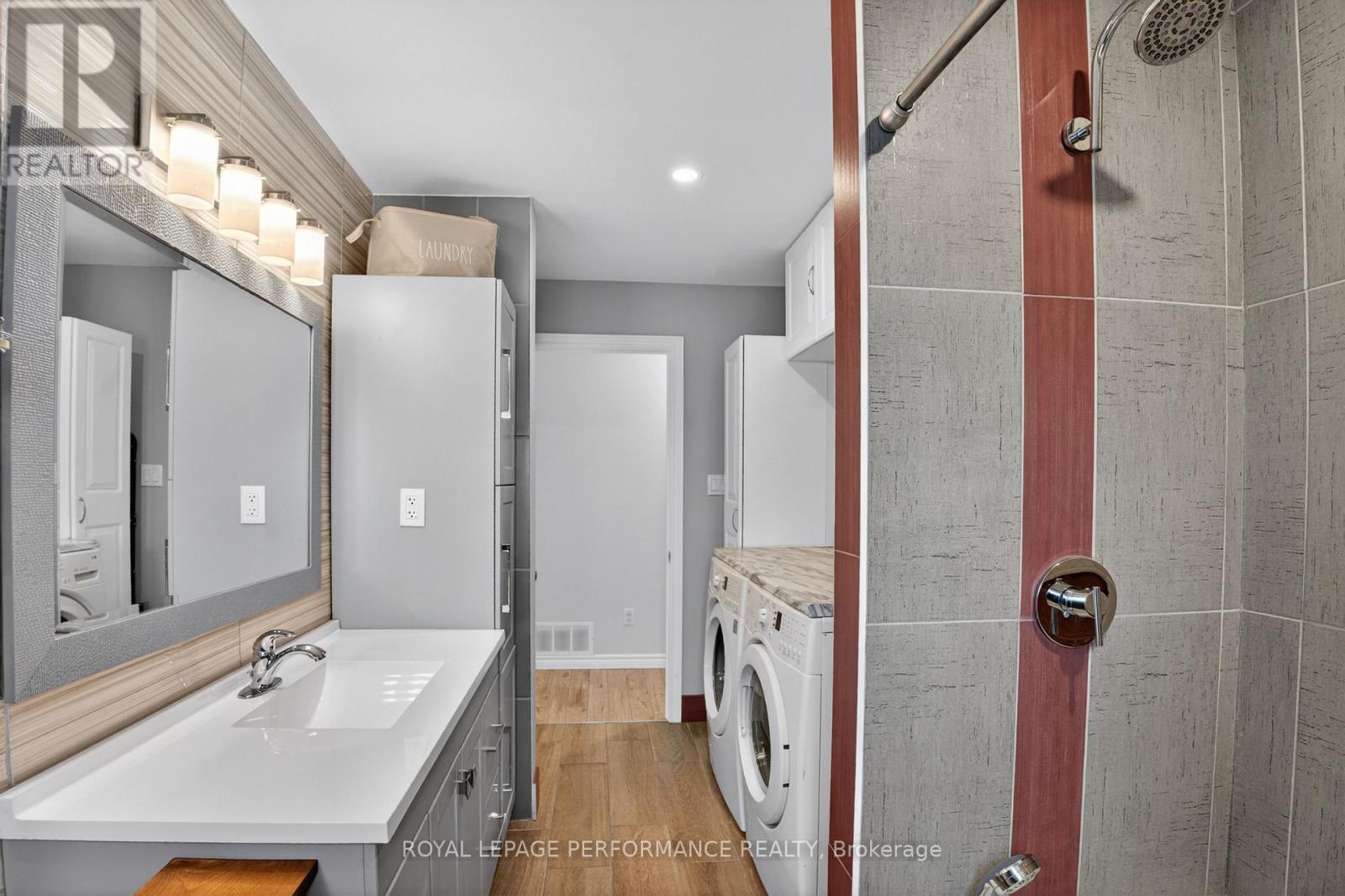 68 LAFLECHE BOULEVARD - 28