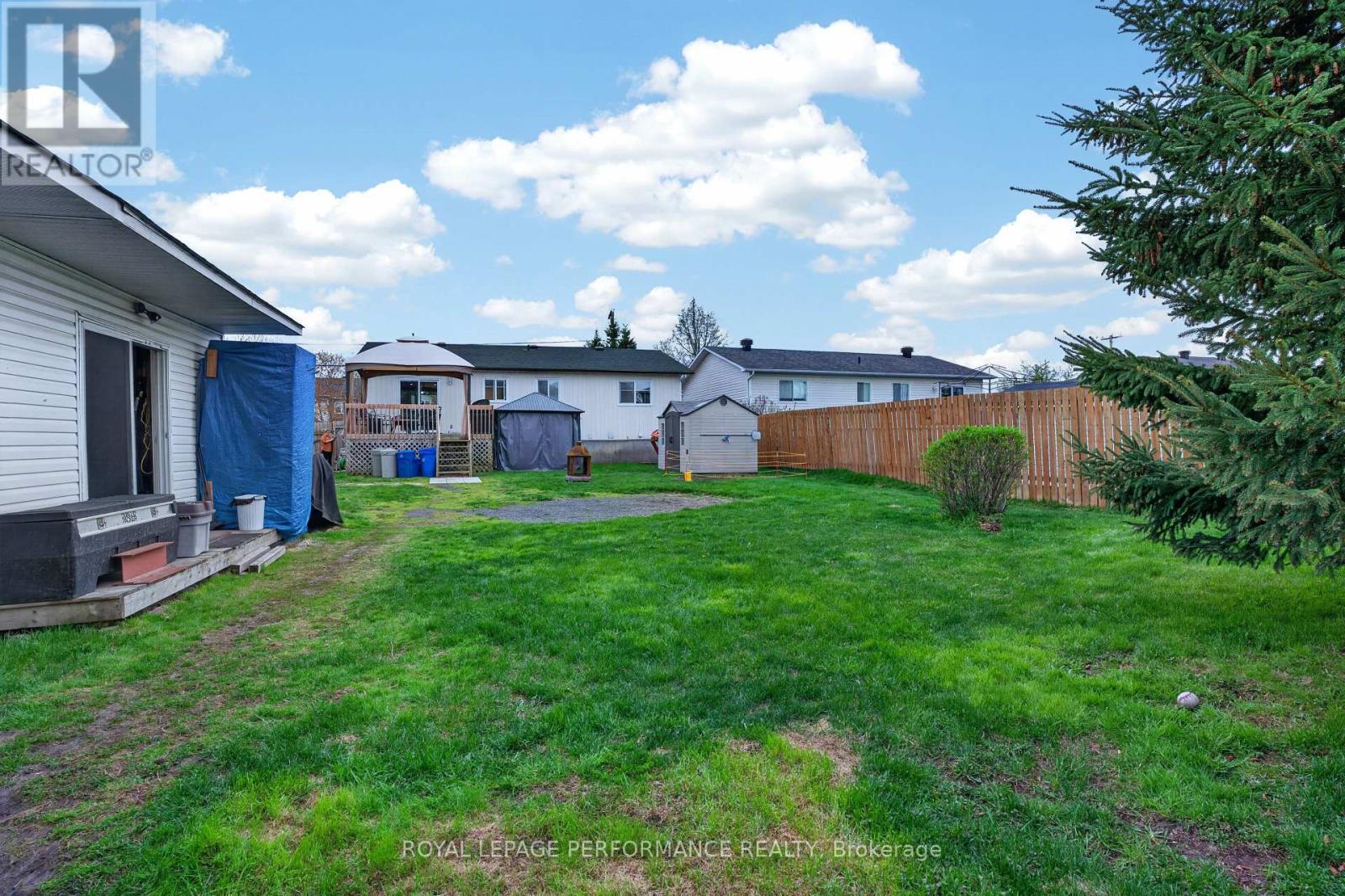 68 LAFLECHE BOULEVARD - 43