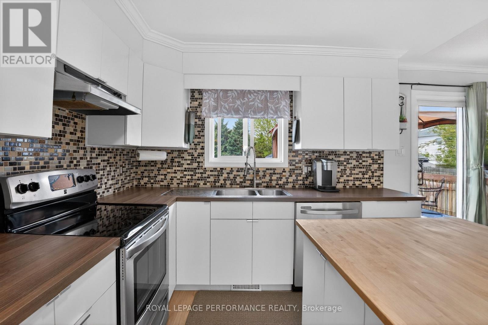 68 LAFLECHE BOULEVARD - 5