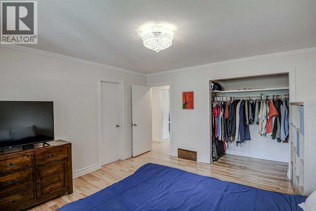 8116 33 Avenue NW - 16