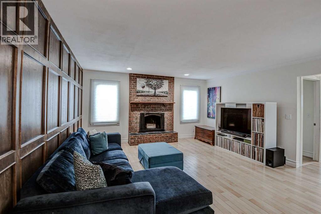 8116 33 Avenue NW - 19