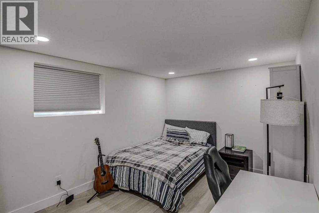 8116 33 Avenue NW - 26