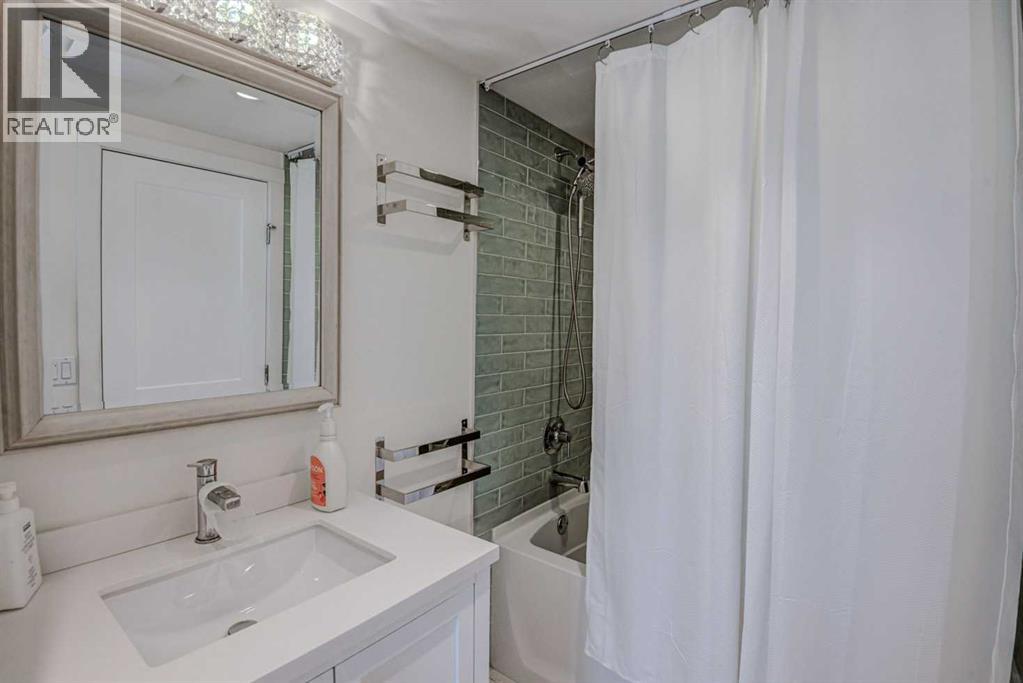 8116 33 Avenue NW - 25