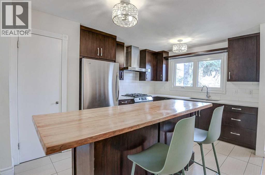 8116 33 Avenue NW - 9