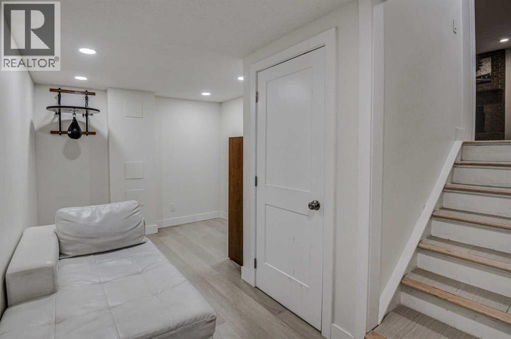 8116 33 Avenue NW - 29